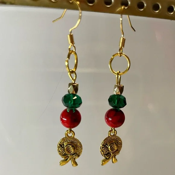 Merry Christmas 🎄 Golden Wreath Earring’s - Picture 4 of 4